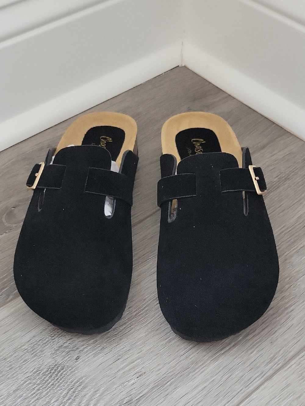 Chase & Chloe Los Angeles Black Suede Kalina Mules Clogs Buckle Strap Size 7 NIB